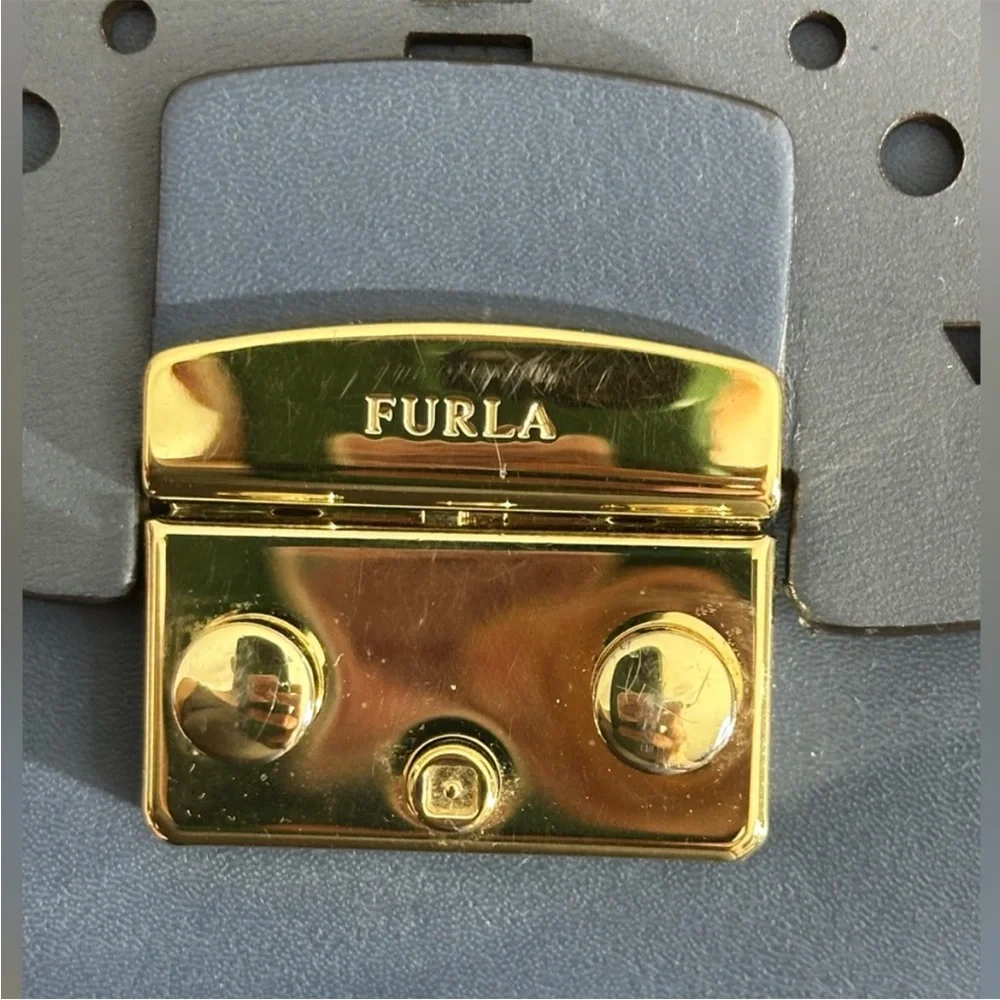 Furla Perforated butterfly Blue bag/Clutch. removable chain to make it a clutch - Picture 9 of 15